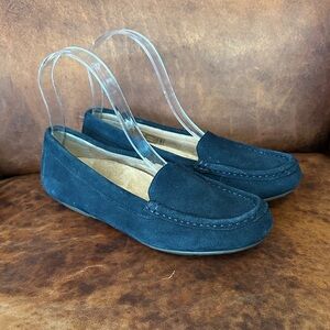 Vionic Women's Navy Blue Suede Loafers
